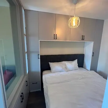 Διαμέρισμα New Luxurious Near Mall Of