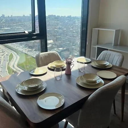 Διαμέρισμα New Luxurious Near Mall Of *
