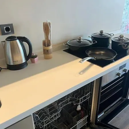 New Luxurious Near Mall Of Διαμέρισμα *